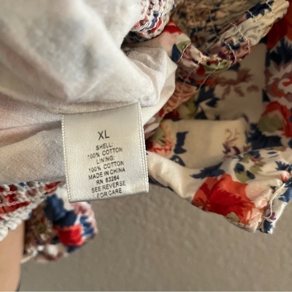 Floral blouse - Picture 4 of 4